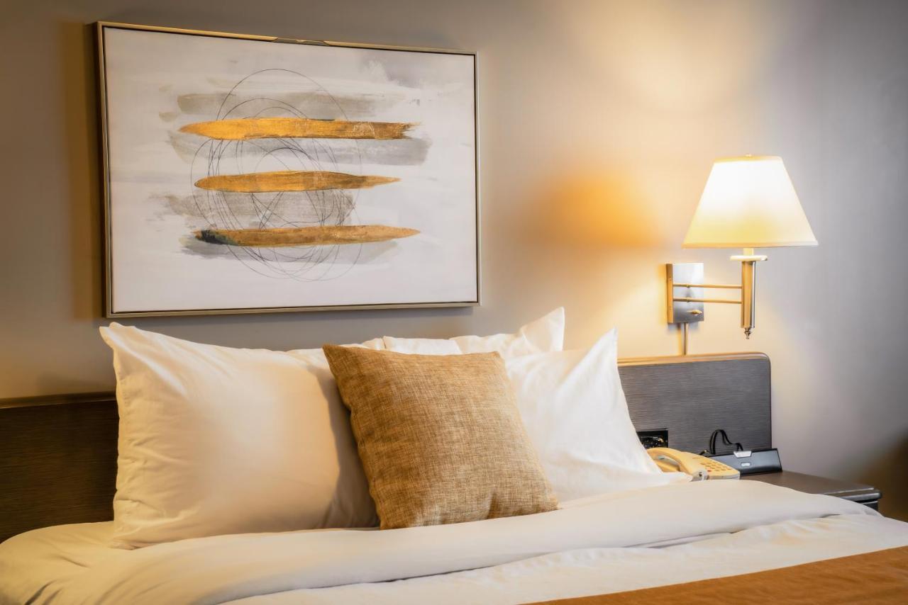 Hotel Le Voyageur Sept-Îles Εξωτερικό φωτογραφία